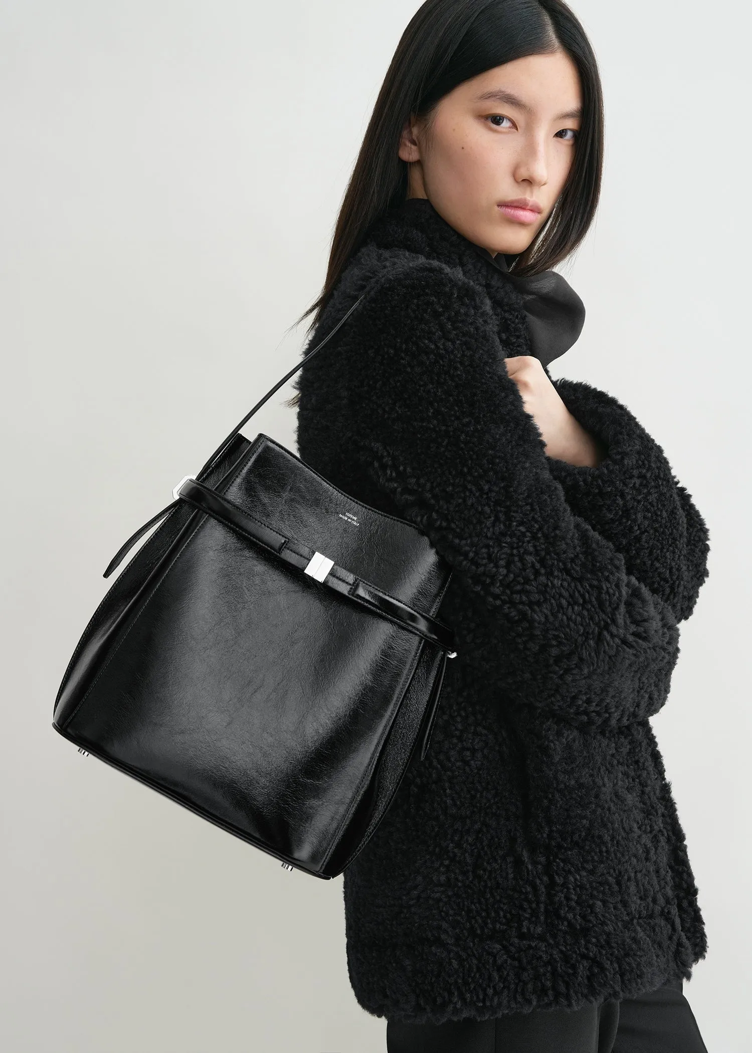 Belted Naplack bucket bag black