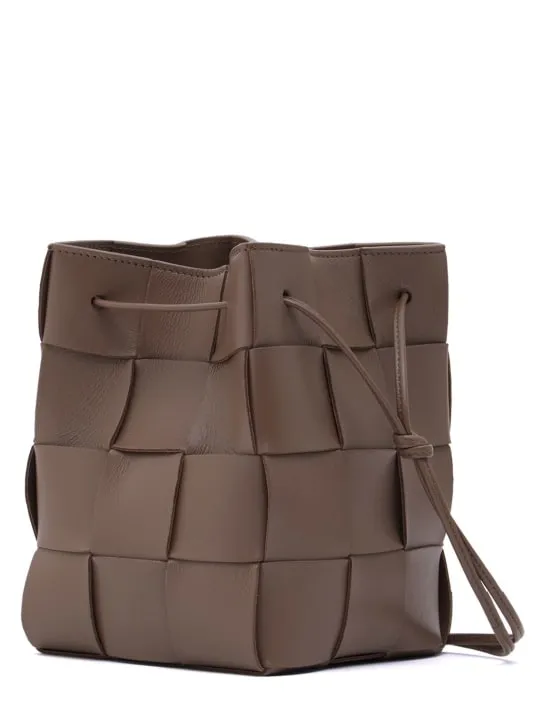 Bottega Veneta   Small Cassette leather bucket bag 