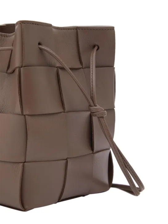 Bottega Veneta   Small Cassette leather bucket bag 