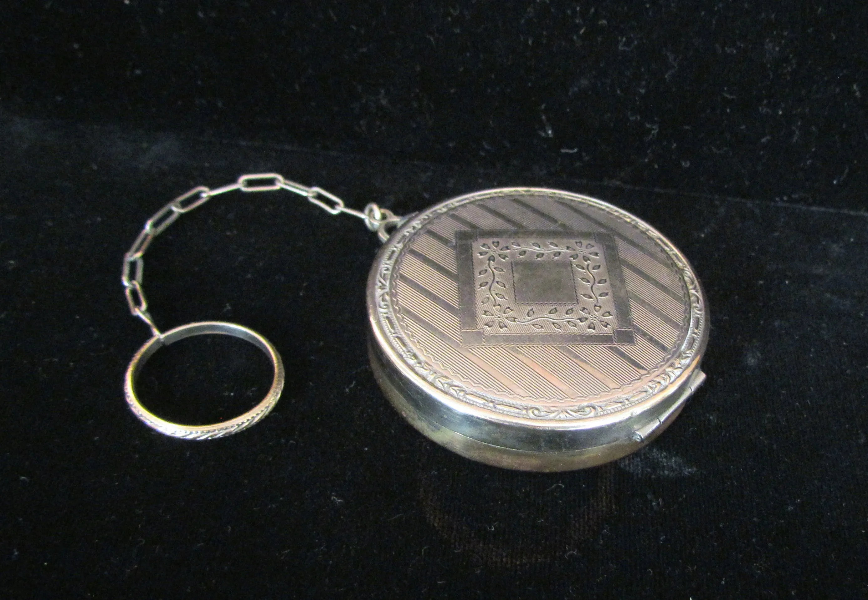 Edwardian Silver Compact Purse Finger Ring