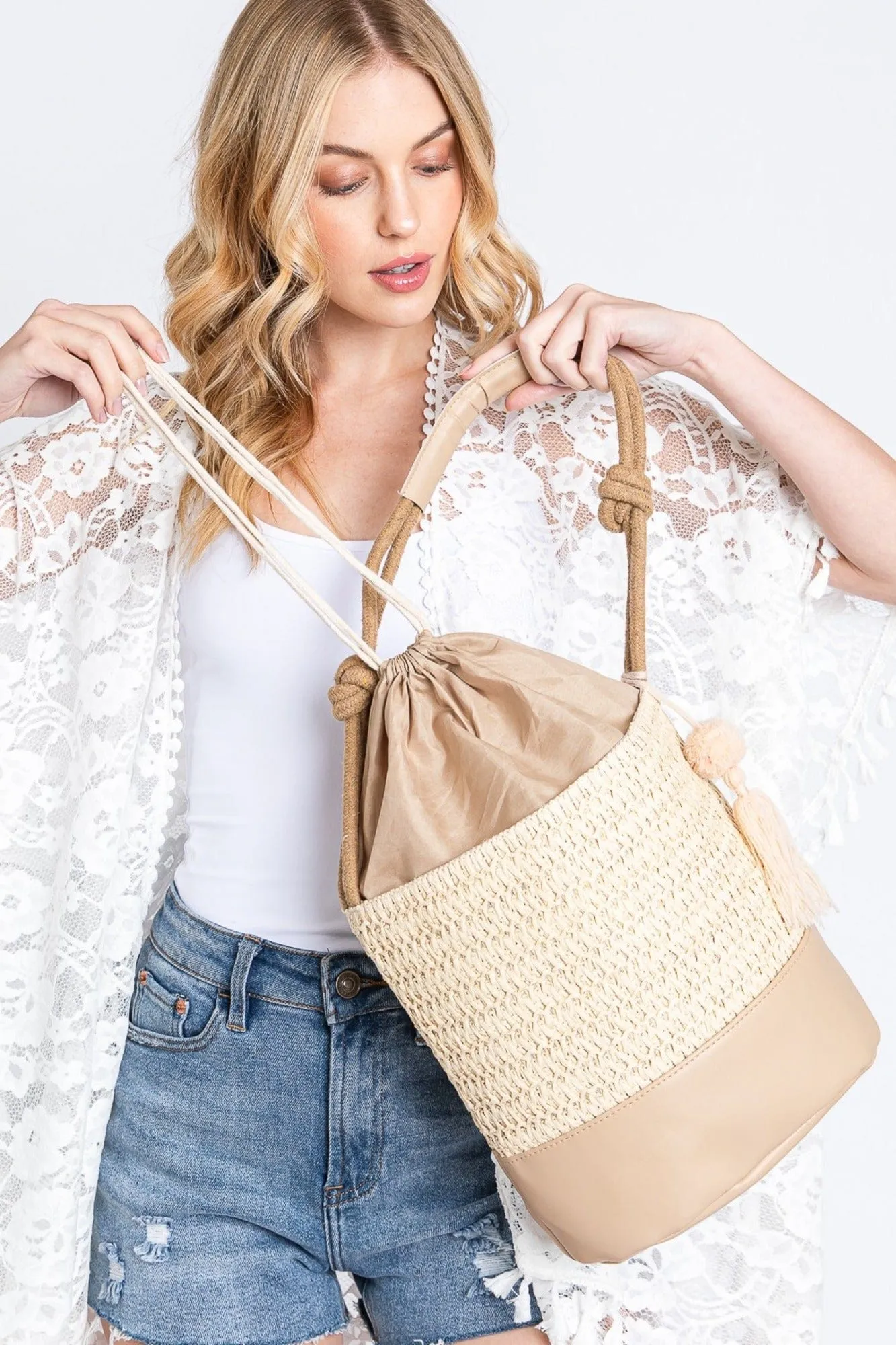 MB0209 Cora Straw Bucket Bag With Tassel