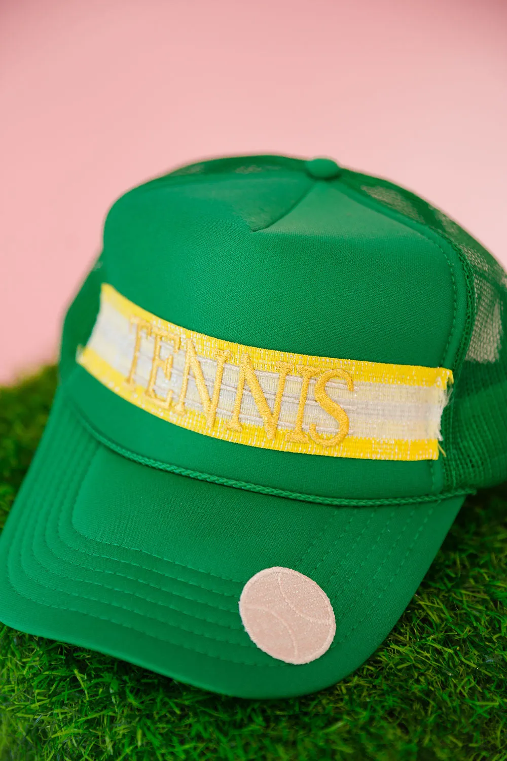 TENNIS RIBBON GREEN TRUCKER HAT