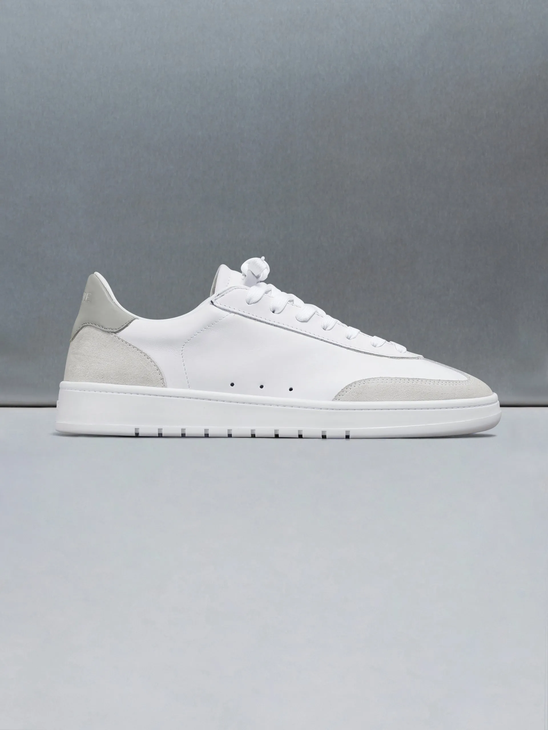 Tennis Trainer in White Olive